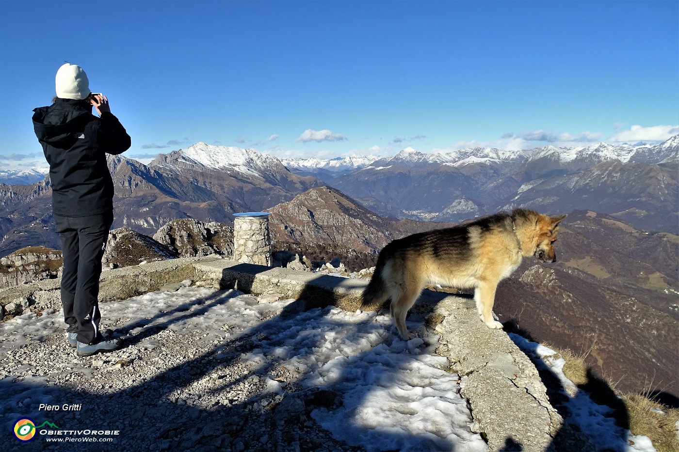 69 Dal Resegone vista verso la cresta nord e le Grigne.JPG